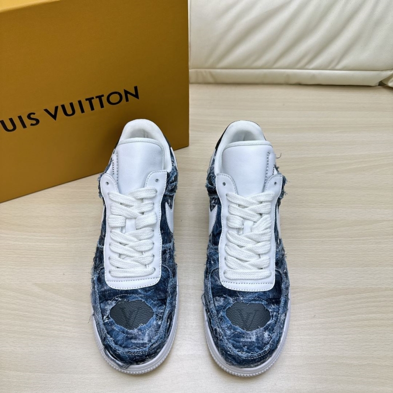 l**is V*t*n sneakers